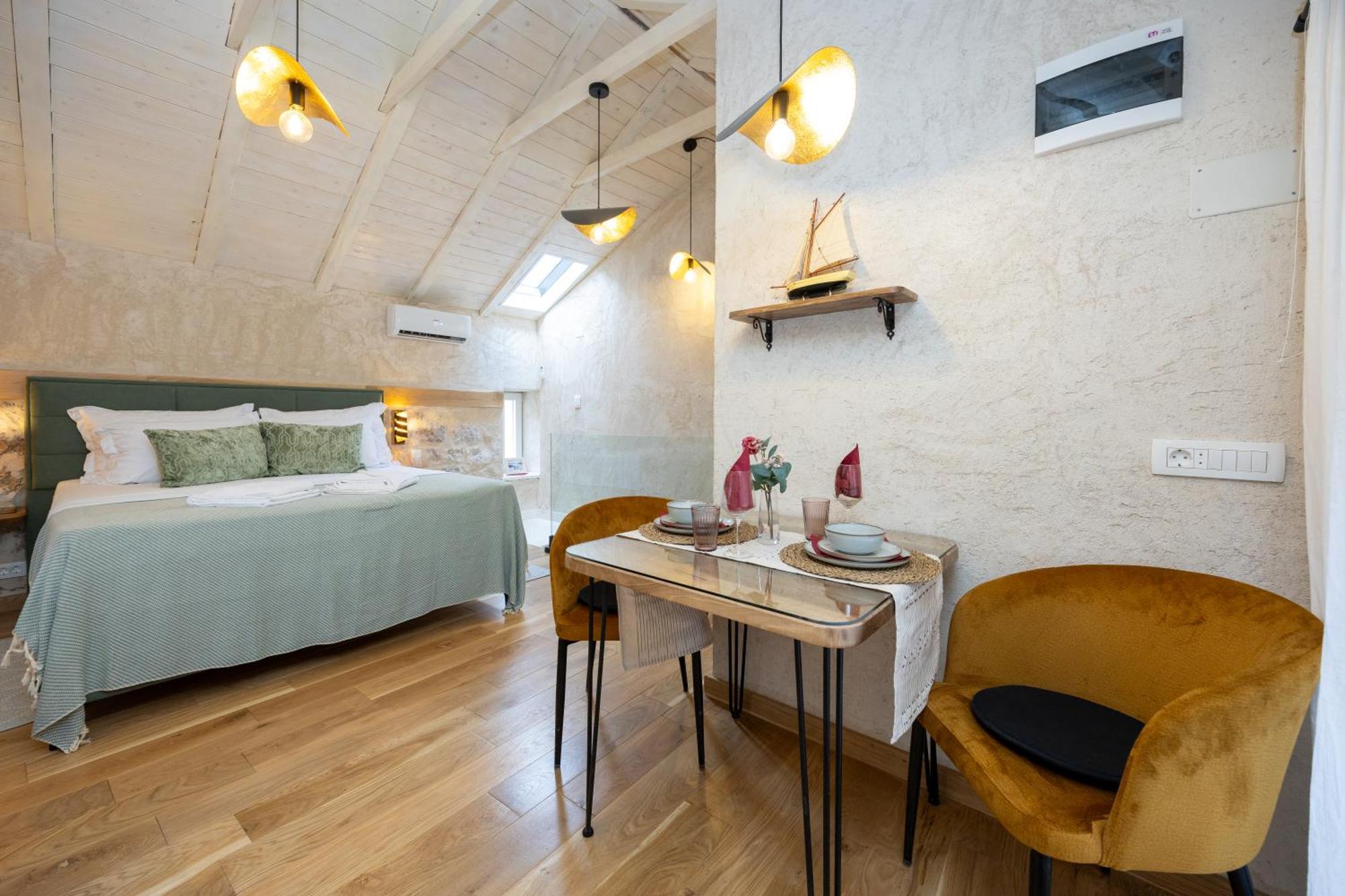 Kruna Apartments Est 2024 Spalato Esterno foto