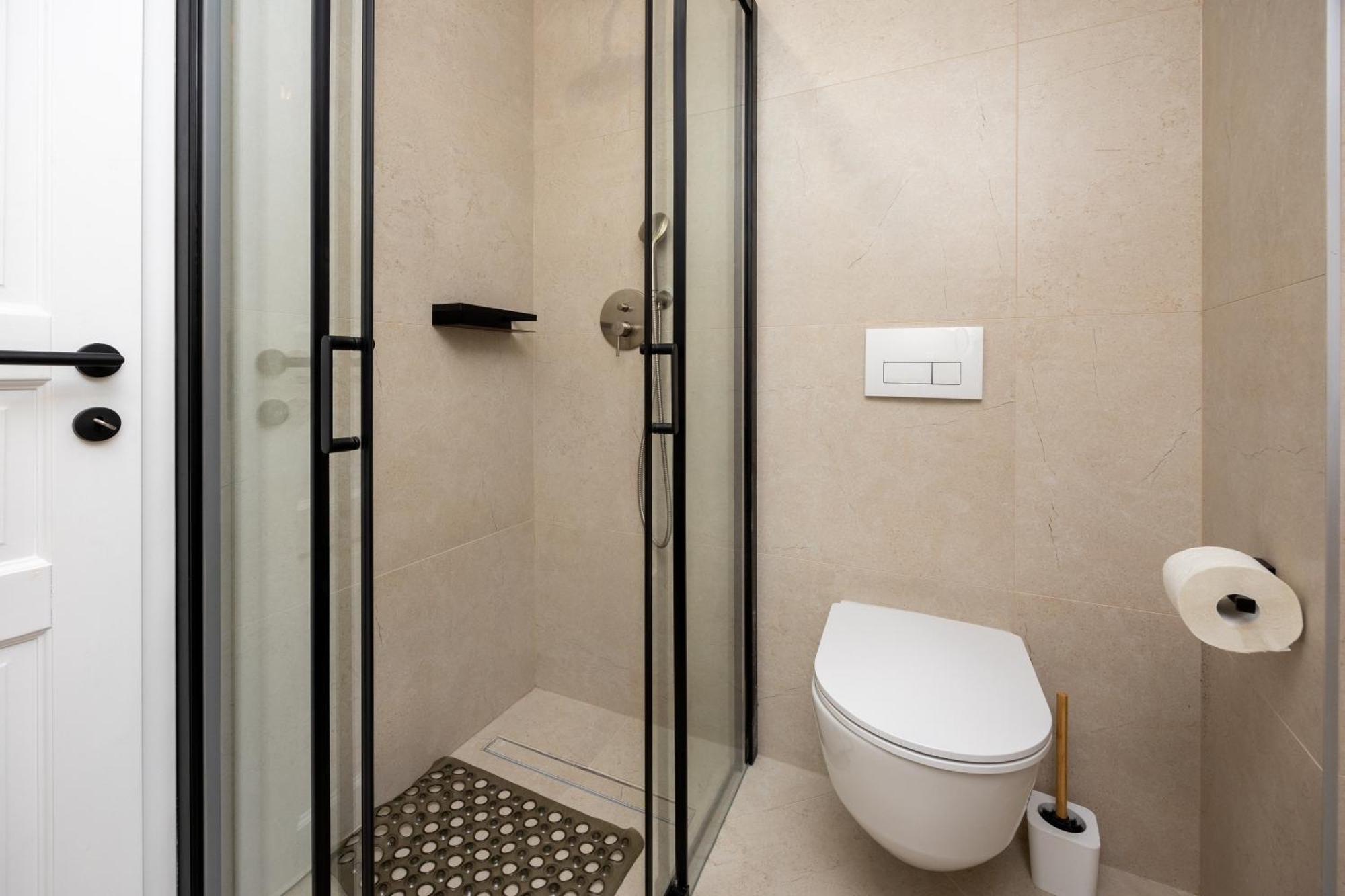 Kruna Apartments Est 2024 Spalato Esterno foto