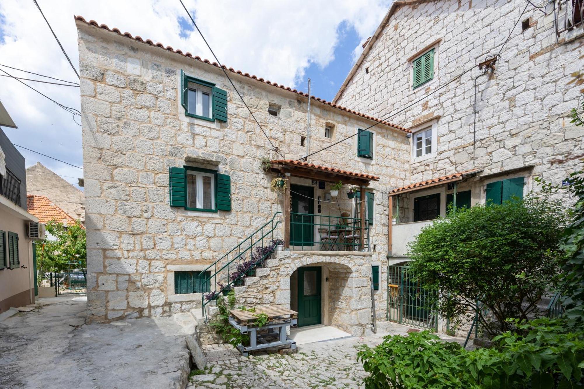 Kruna Apartments Est 2024 Spalato Esterno foto