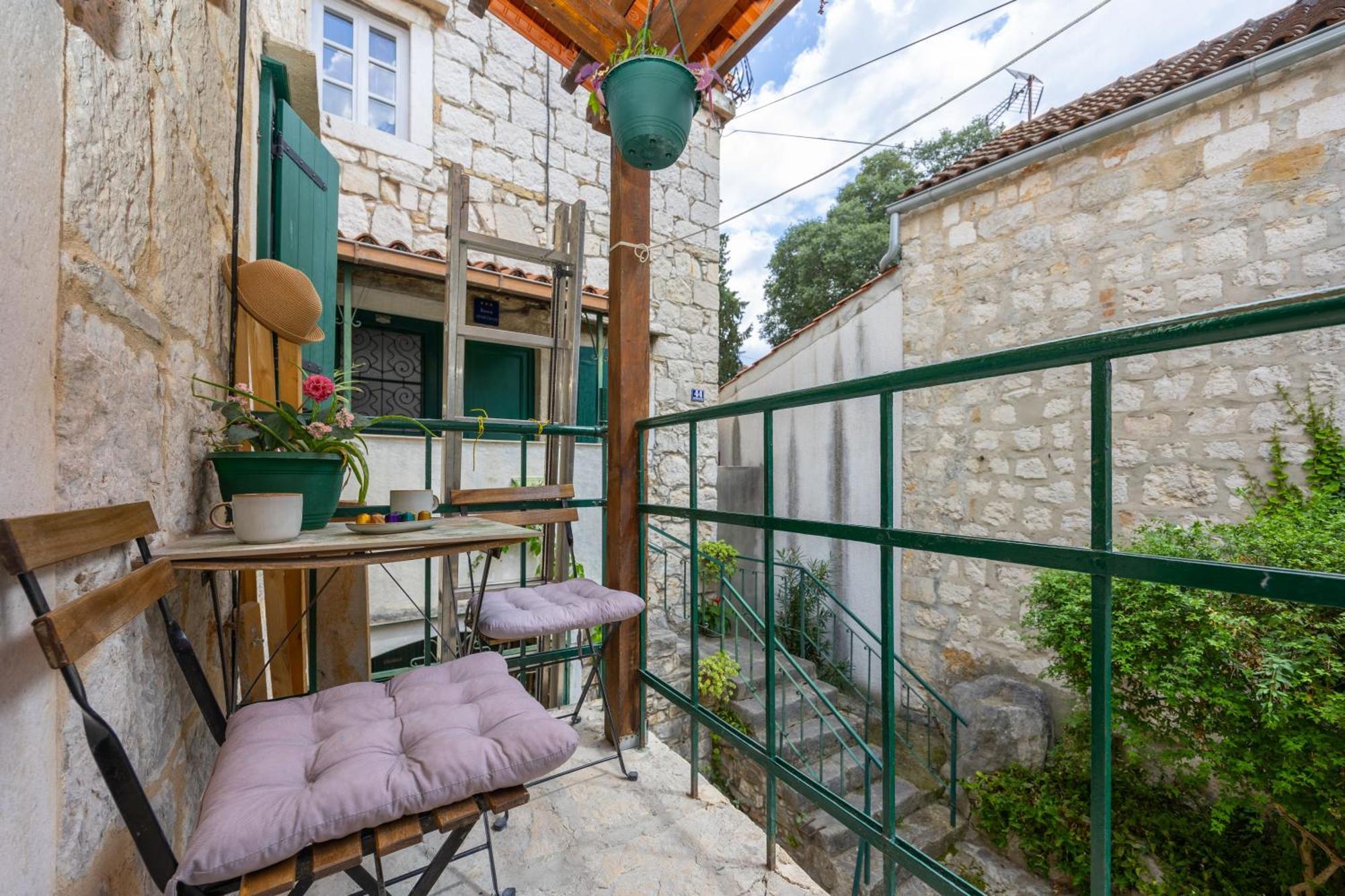Kruna Apartments Est 2024 Spalato Esterno foto